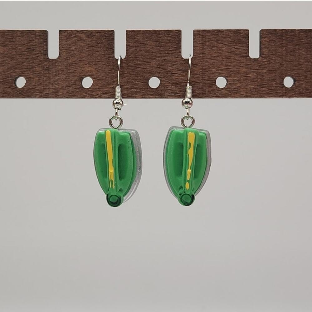 Green Vintage Style Iron Dangle Earrings Retro Quirky Jewelry